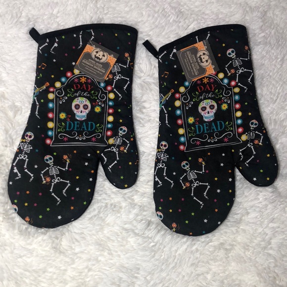 ππ Halloween 2 Kitchen Oven Mitts π Day of the Dead π Black π NWT ππ - Picture 1 of 4
